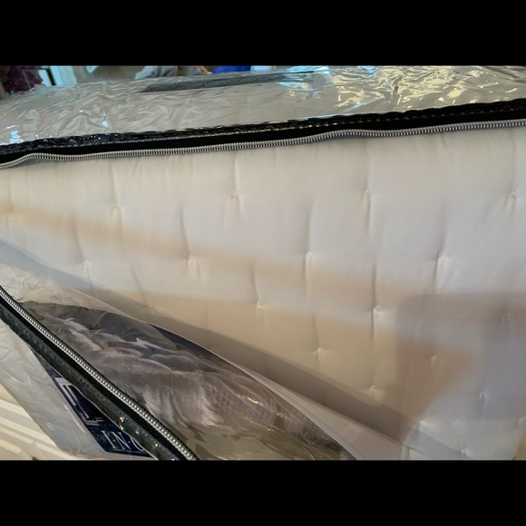 NWT King coverlet International Concepts - Picture 7 of 10